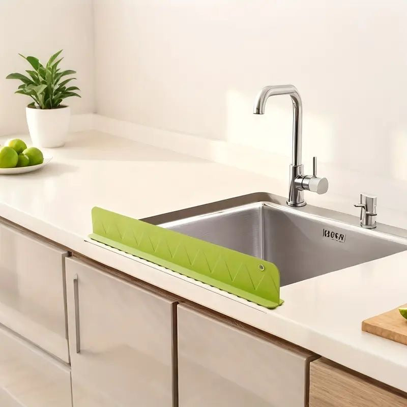 Kitchen sink splash guard